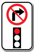 Virage à droite interdit au feu rouge