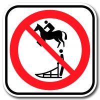 Accès interdit aux cavaliers et aux traîneaux à chiens