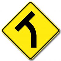 Intersection en T dans une courbe (gauche) 